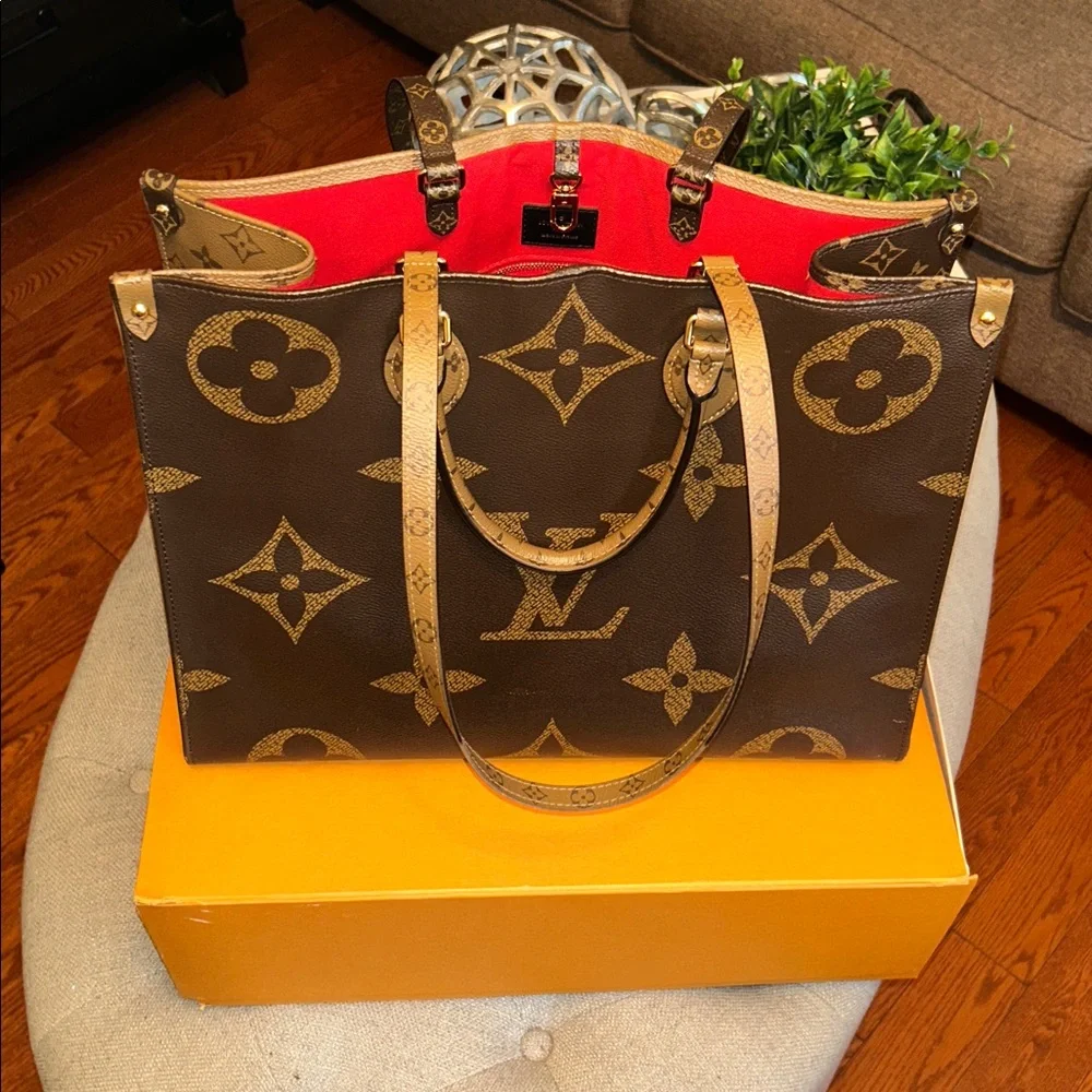 Louis Vuitton Onthego GM shoulder bag - Picture 3 of 17